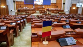 Aleșii și-au luat liber de Ziua Sfinților! Holurile Parlamentului au fost mai mult goale în această săptămână